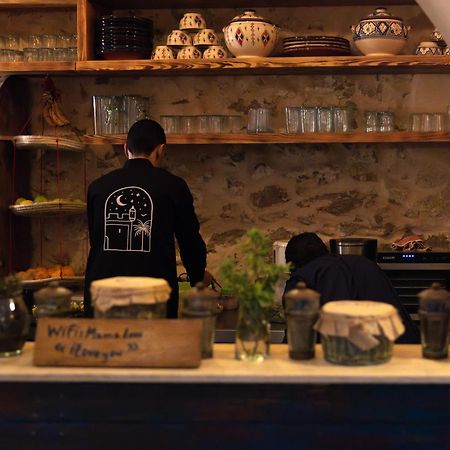 Mama Lova Hotel, Riad, Restaurant & Spa Есувейра Екстериор снимка